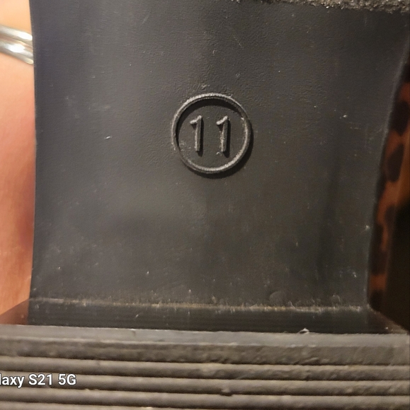 Cheetah print booties size 11M - Picture 6 of 9